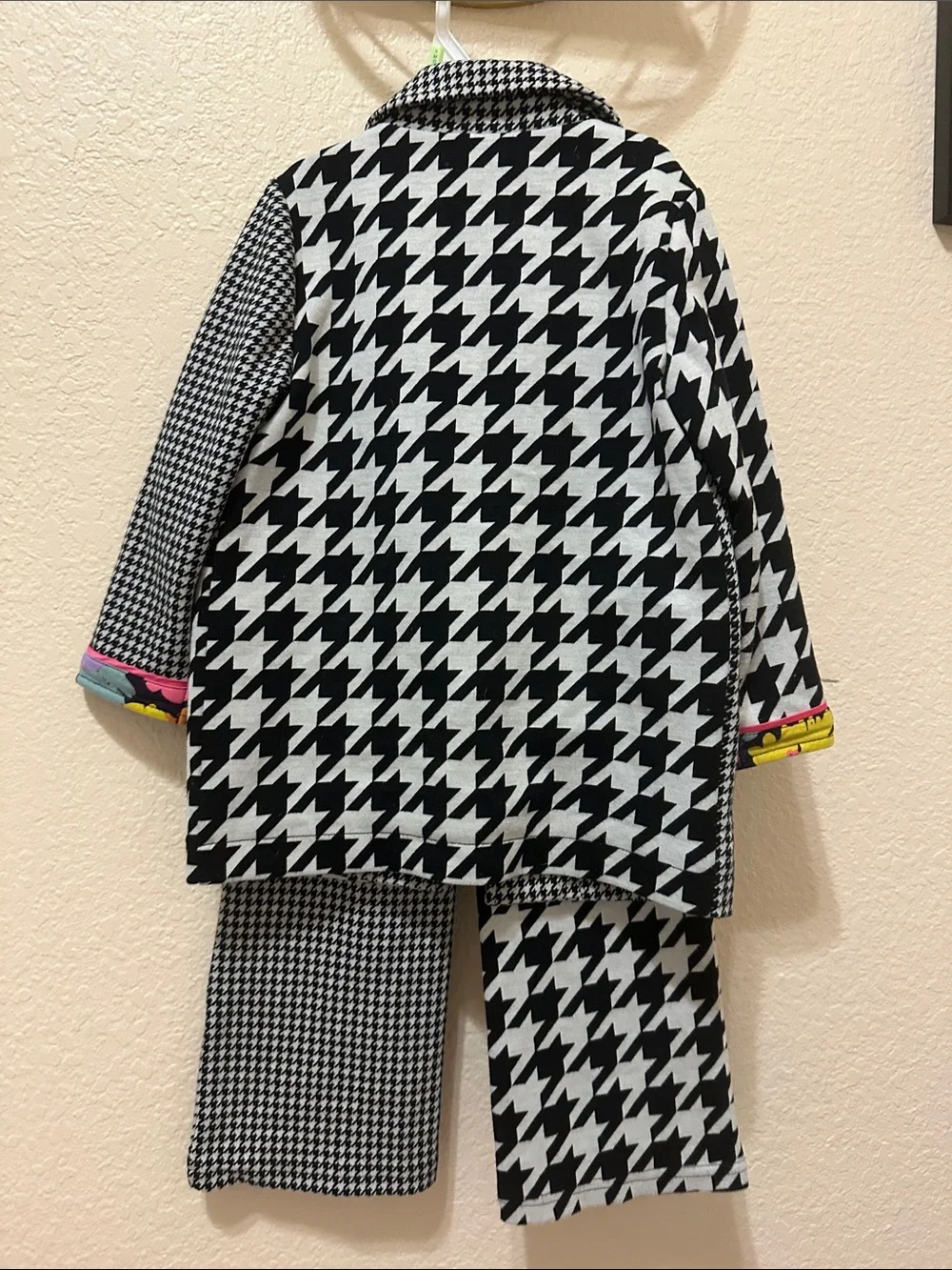Finding foxtale chic black